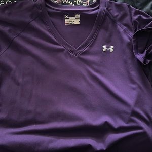 Under armour semi fitted v neck tee